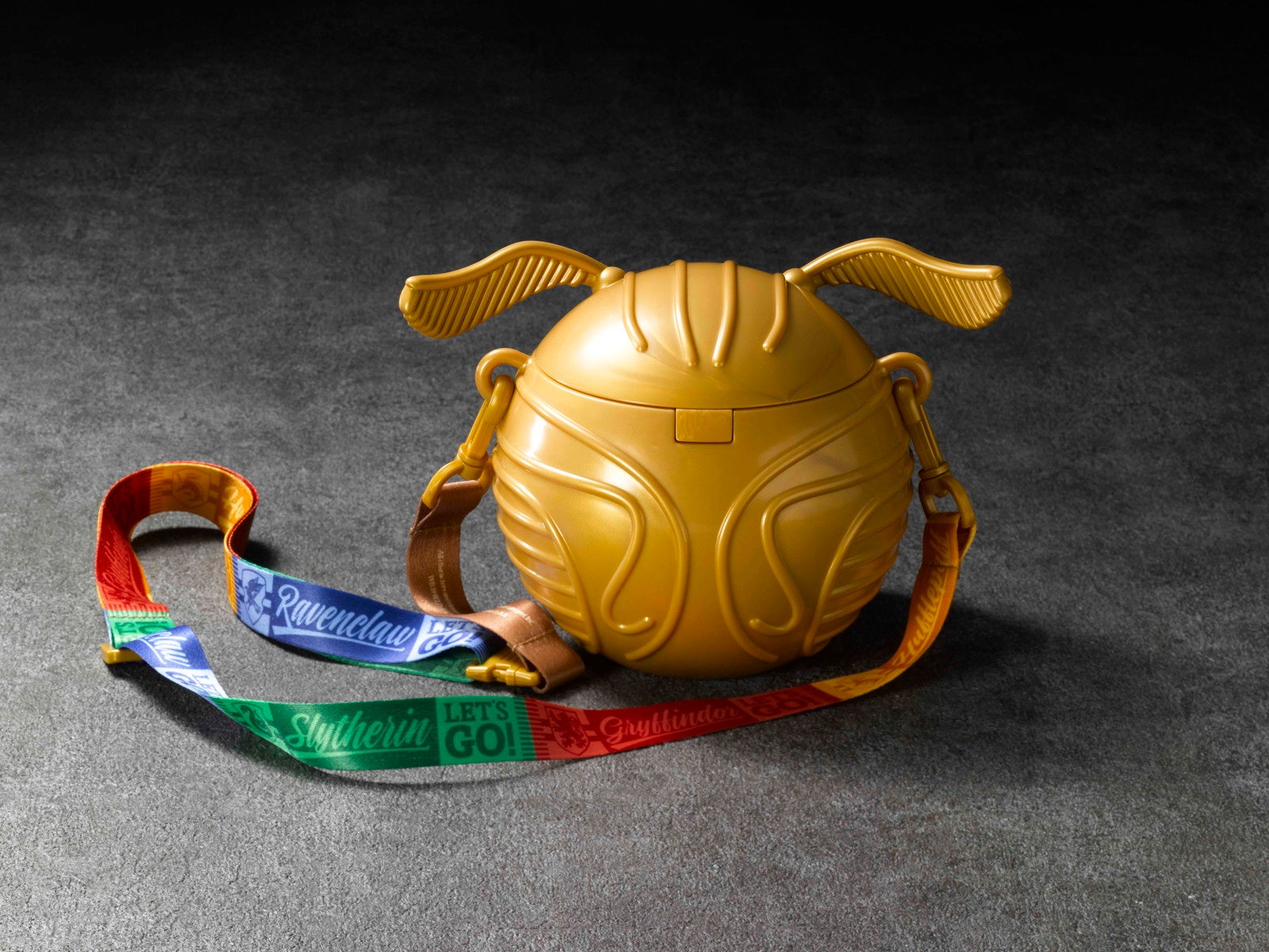 金のスニッチ ドリンクボトル​ 3,500円（税込）／提供画像