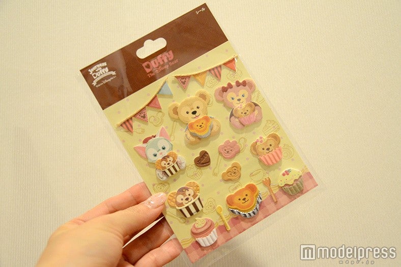 シール￥600（C）モデルプレス