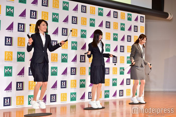 エアなわとびで燃焼対決!(C)モデルプレス