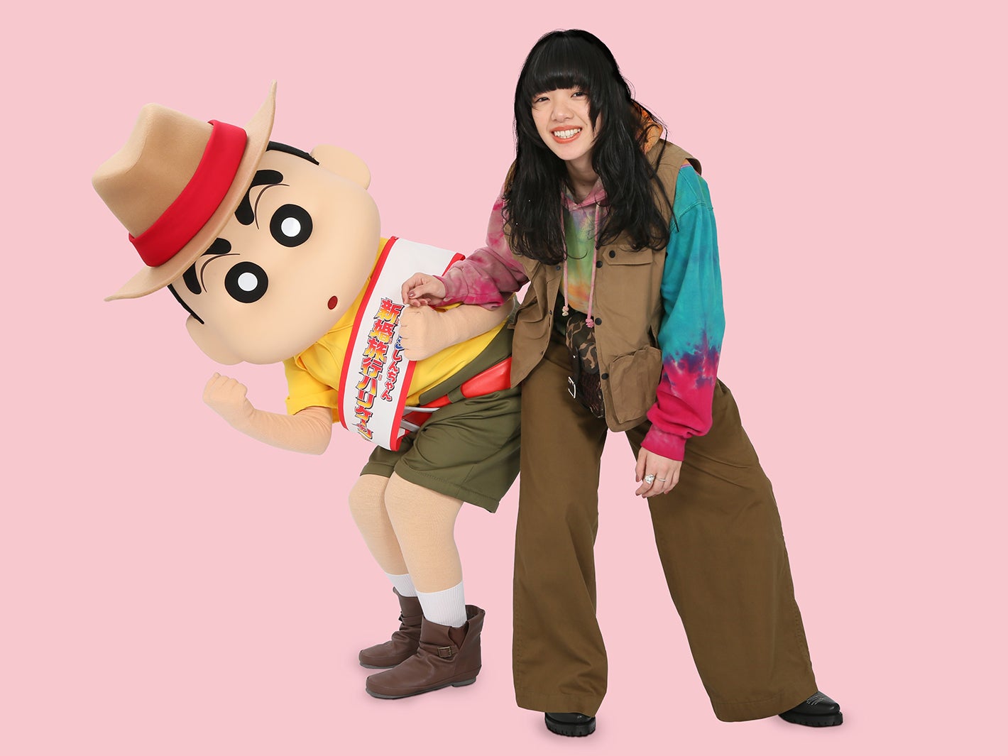 野原しんのすけ、あいみょん（C）臼井儀人／双葉社・シンエイ・テレビ朝日・ADK 2019