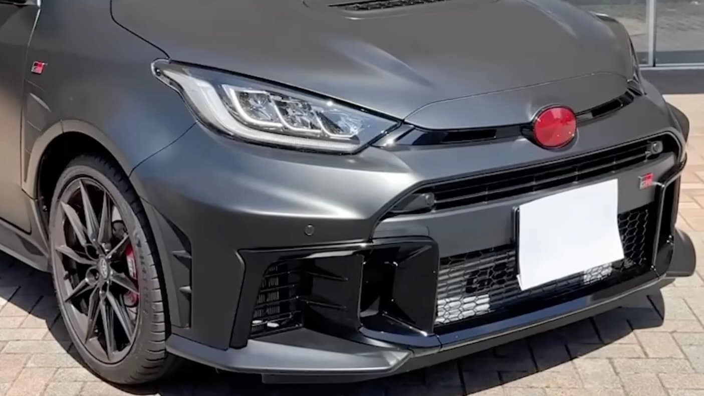 チョコプラ長田の“300馬力超え”最新愛車が「カッコいい！」 マットブラックのボディ＆運転する姿に反響