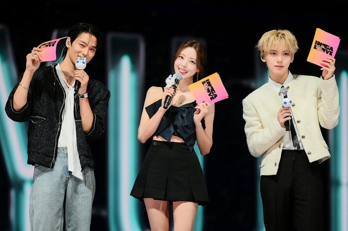 ジュヨン、ユナ、ユジン「SBS INKIGAYO LIVE in TOKYO 2024」(C)SBS