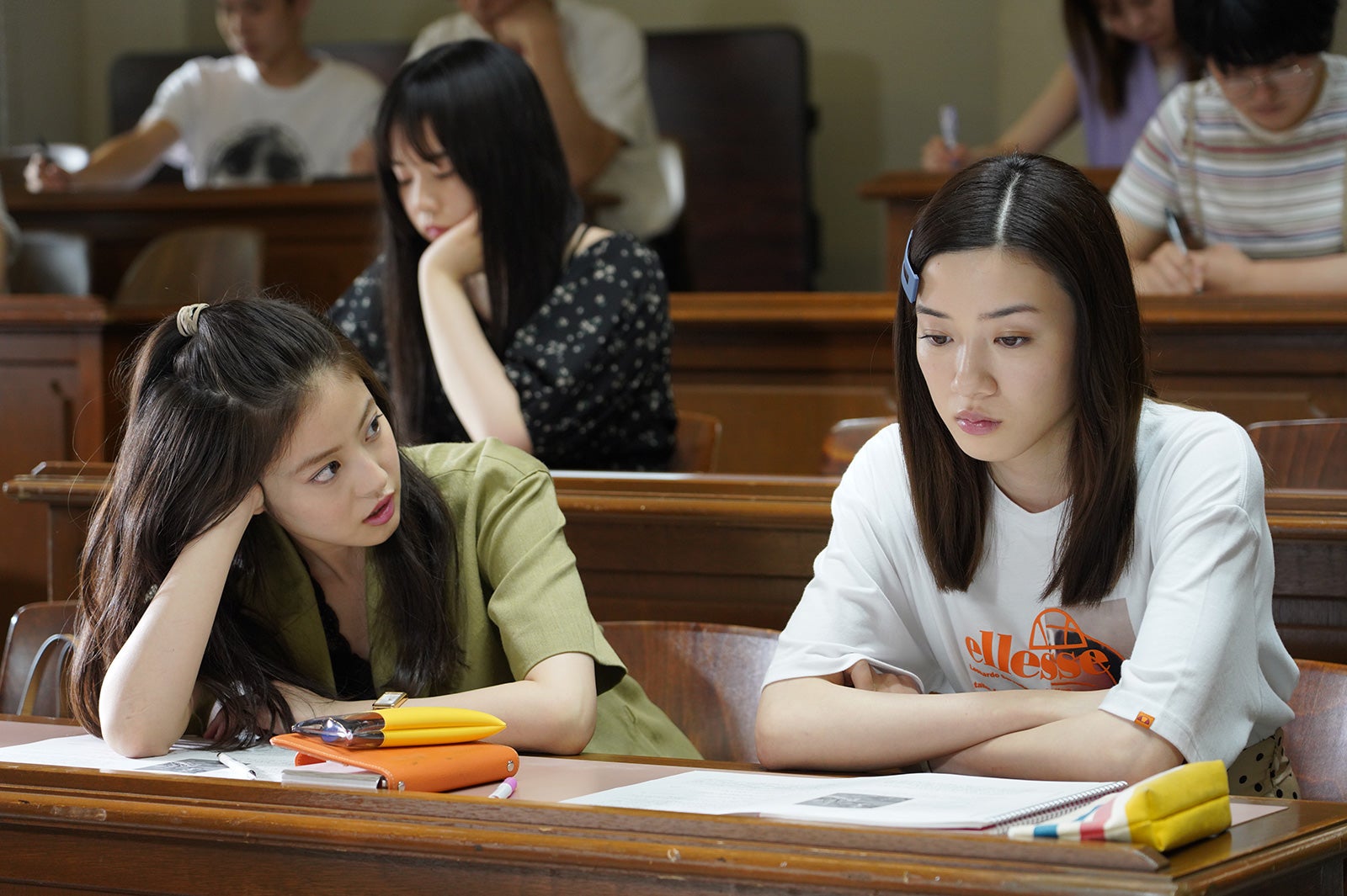 今田美桜、永野芽郁「親バカ青春白書」第5話より（C）日本テレビ