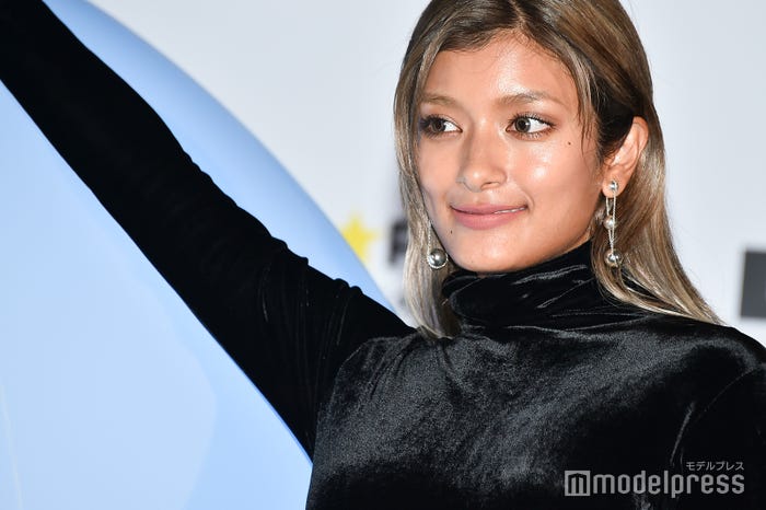 ローラ (C)モデルプレス