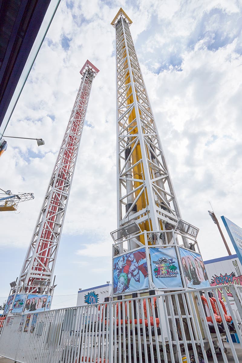 絶叫アトラクションの「クレージーヒュー・ストン」(画像提供:avex)