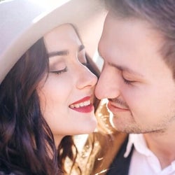 こりゃ止められるはずないッ♡彼に【キス】してもらう方法4選