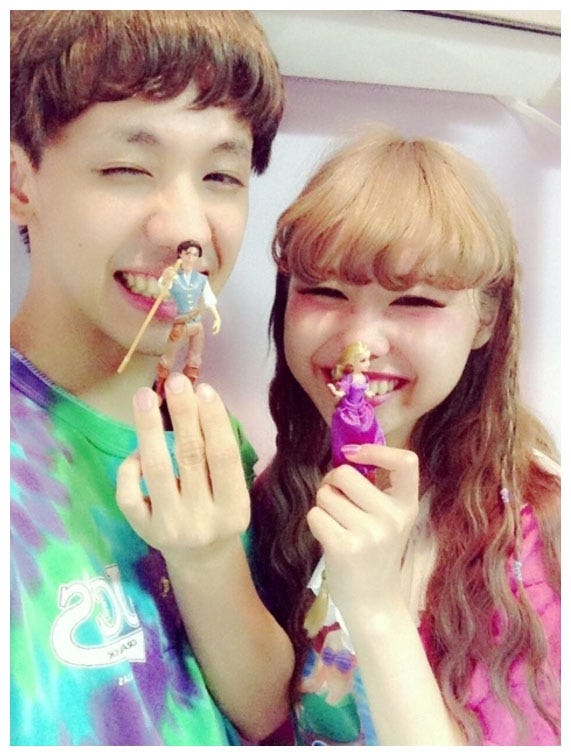 付き合いたてのぺことりゅうちぇる/ぺこオフィシャルブログより(Ameba)