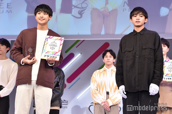 前川佑さん、昨年グランプリの渡邉多緒 (C)モデルプレス