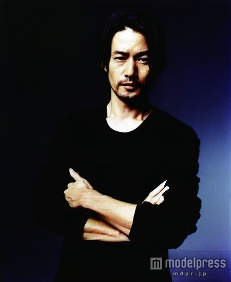 9年ぶりとなるカレンダー「2013 ONE DAY TOKYO」を発売する竹野内豊