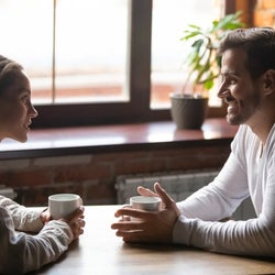男性が「好きな女性」だけにする行動 どうしても気になっちゃう…