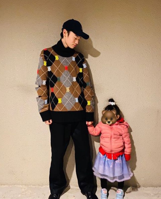 窪塚洋介の息子・愛流、横顔ショットに「パパそっくり」兄妹写真公開に反響