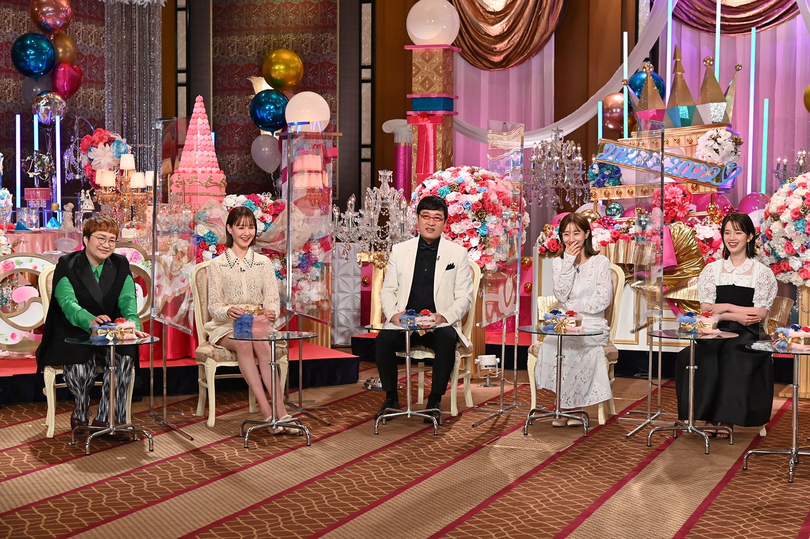 近藤春菜、トリンドル玲奈、山里亮太、田中みな実、弘中綾香（C）テレビ朝日