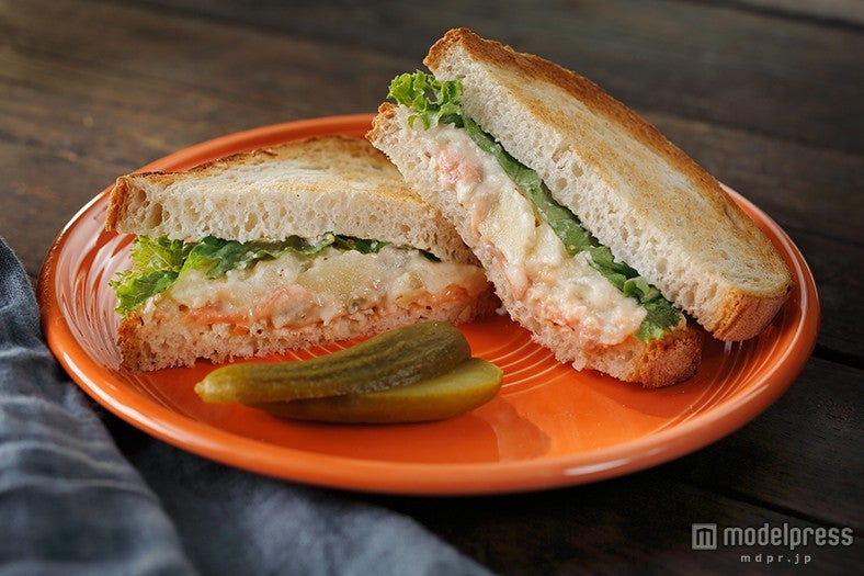 「サーモン ポテト タルタル サンドイッチ」￥800／画像提供：スターバックスコーヒージャパン／画像提供：スターバックスコーヒージャパン