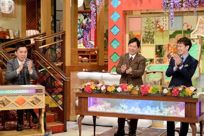 爆笑問題とウエンツ瑛士(C)テレビ朝日