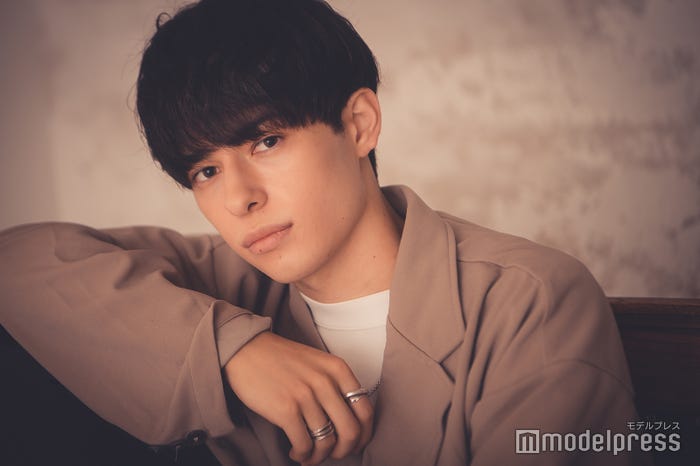 小松ケビンさん(C)モデルプレス
