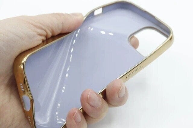 ダイソー　メタリックスマホケース（リング付、14）　やわらかい