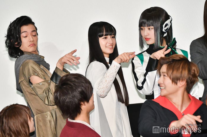 白ウォズ(渡邊圭祐)、見つかる(C)モデルプレス