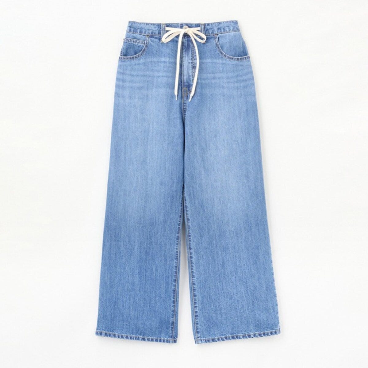 しまむらのデニムワイドストレートパンツ（田中里奈）