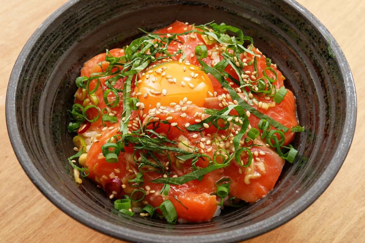 合法サーモン丼