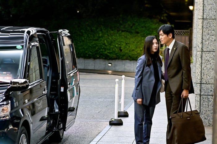 吉高由里子、井浦新/「最愛」第5話より(C)TBS