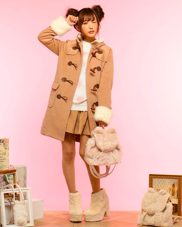 ロングダッフルコート「LIZ LISA」17,928円(税込)/画像提供:Tokyo Kawaii Life