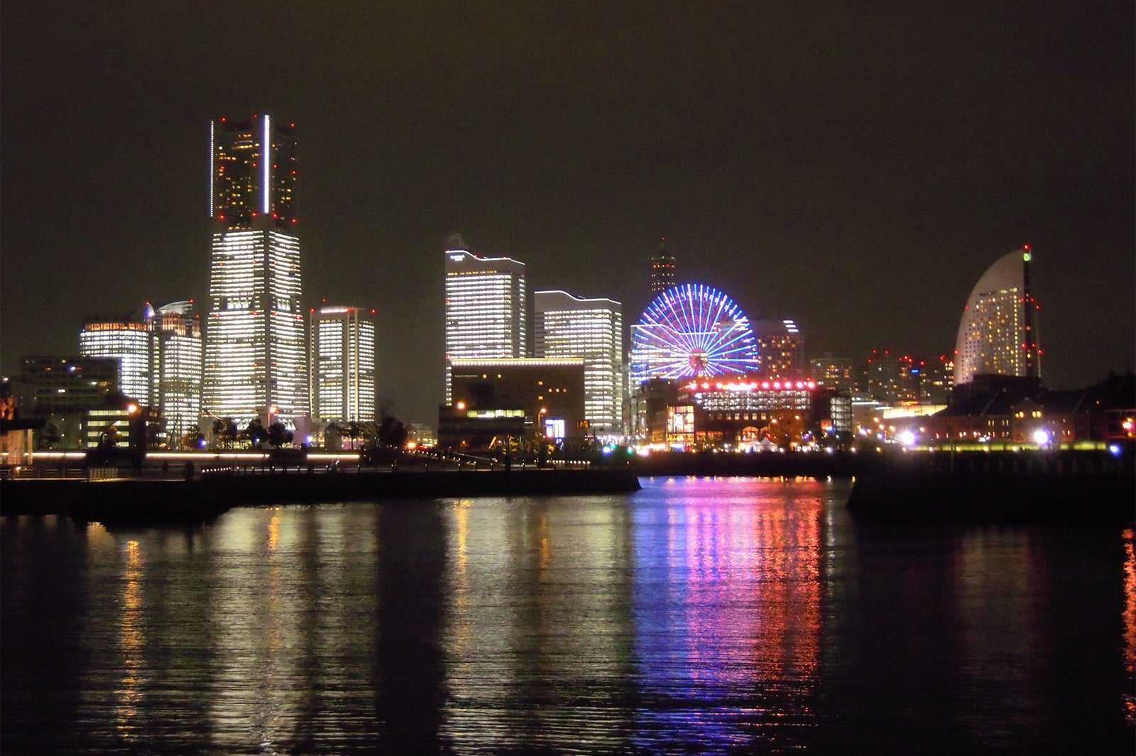 TOWERS Milight／象の鼻パークからみた景色／画像提供：一般社団法人横浜みなとみらい21