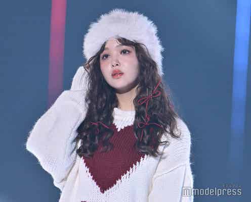 藤田ニコル、ハートニット×ビッグファー帽子で存在感 甘めスタイリングで魅了【TGC2025A/W】