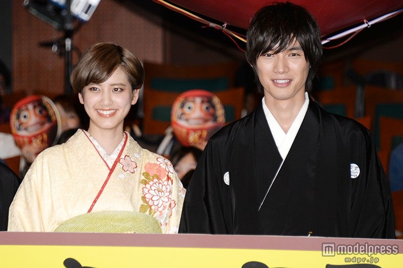 福士蒼汰は「何を着ても格好良い」山崎紘菜が“袴姿”を絶賛