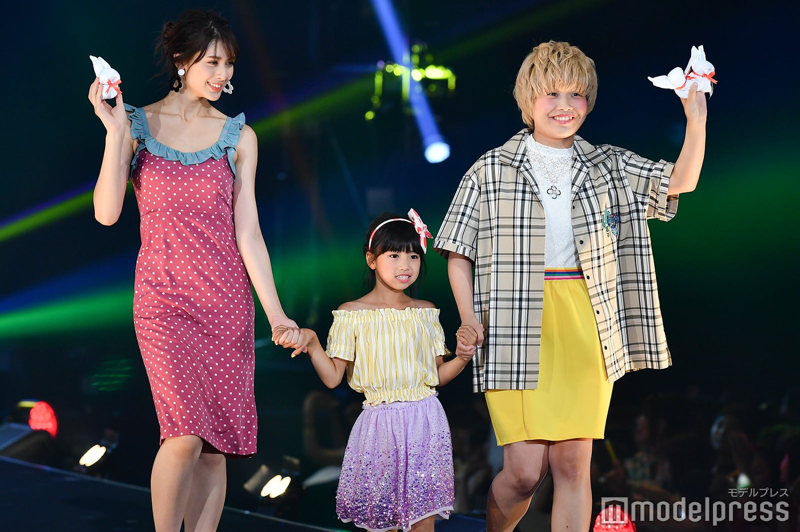 アンジェラ芽衣、岡田花菜ちゃん、まひる（C）モデルプレス