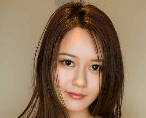 謎のSEXY“スケスケレディ”朱夏が緊急登場 豊満バストの悩殺ボディに反響