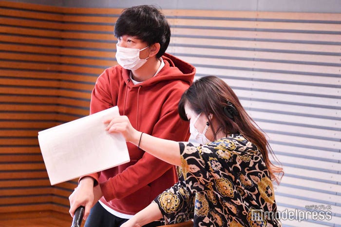 指導を受ける向井慧/「KOUGU維新」ミュージカル稽古密着の様子(C)モデルプレス