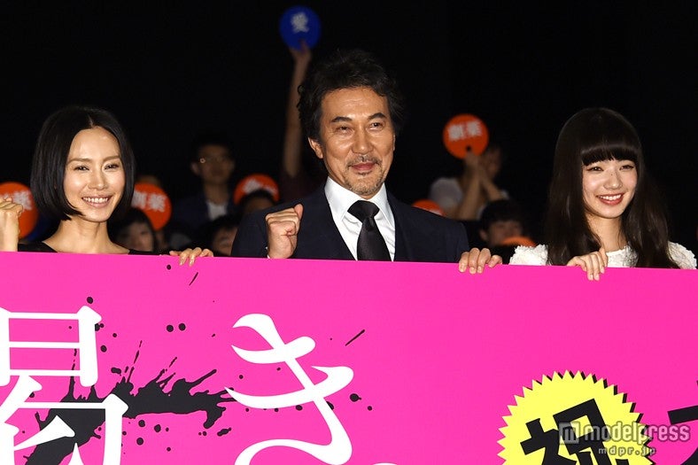 映画「渇き。」初日舞台挨拶