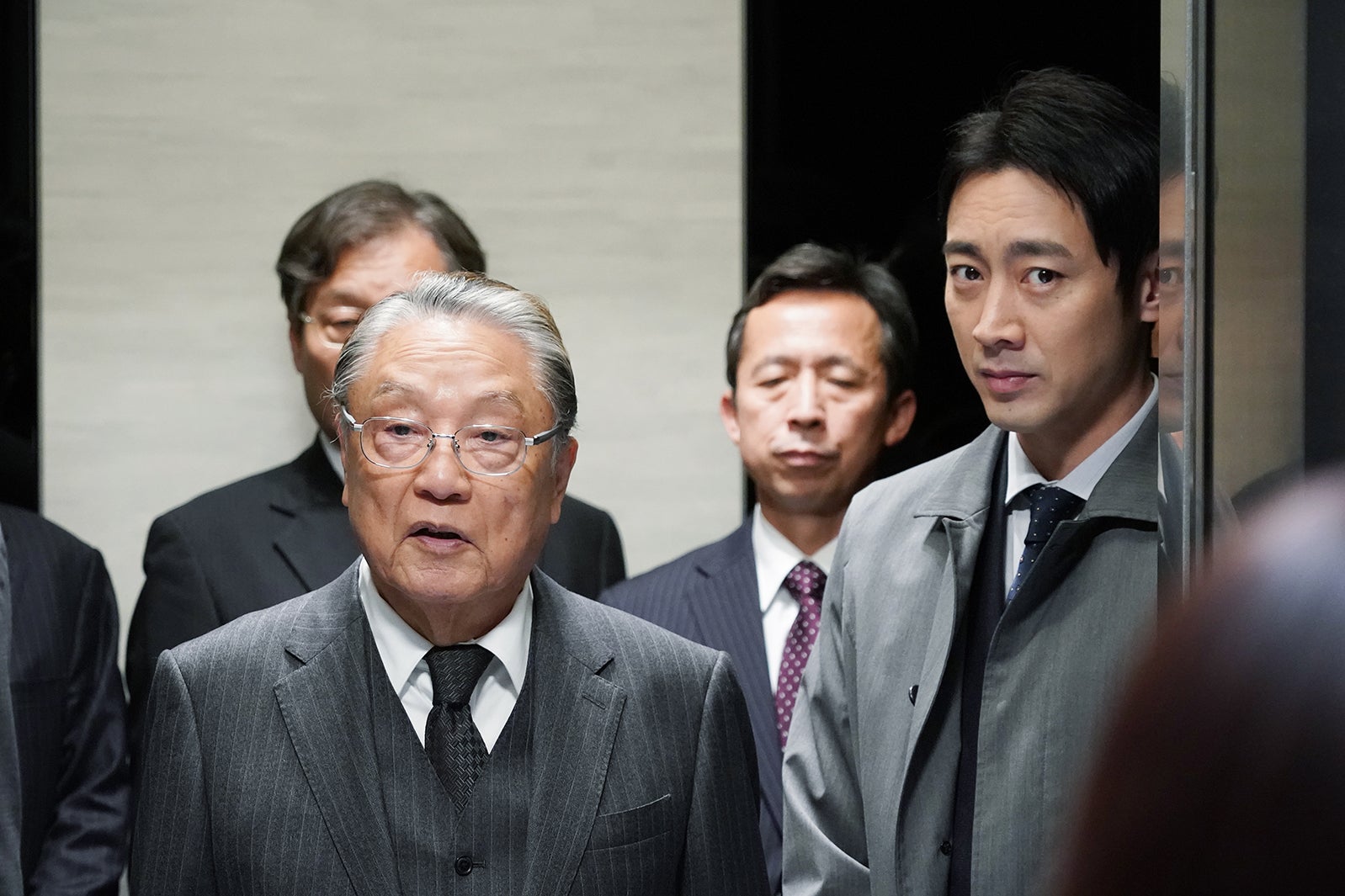 伊東四朗、小泉孝太郎／「ハケンの品格」第2話より（C）日本テレビ