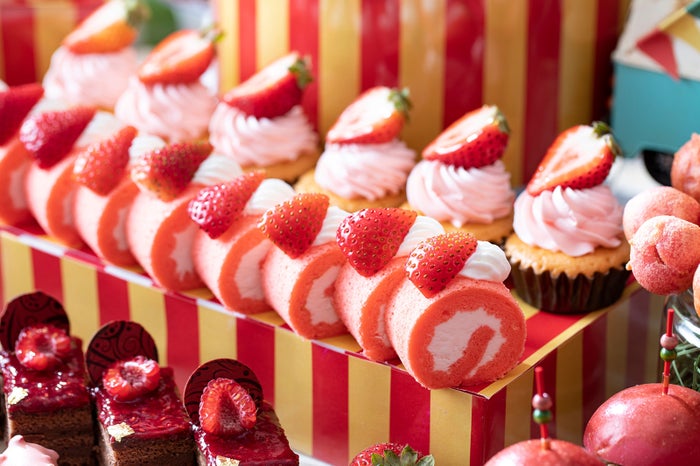  ストロベリーロールケーキ／画像提供：コンラッド東京