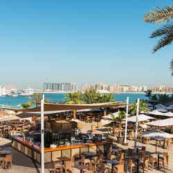 バラスティ ビーチバー/画像提供:ドバイ政府観光局