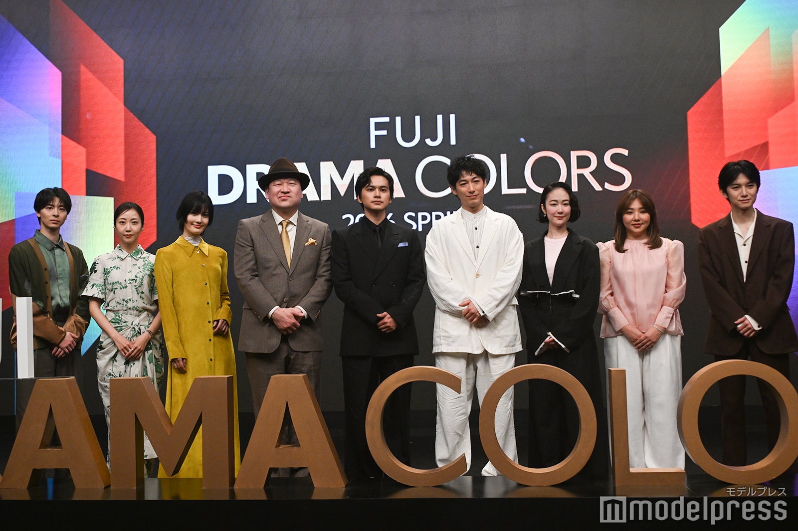 北村匠海・黒木華らフジ春ドラマキャスト豪華集結 客席後方から登場