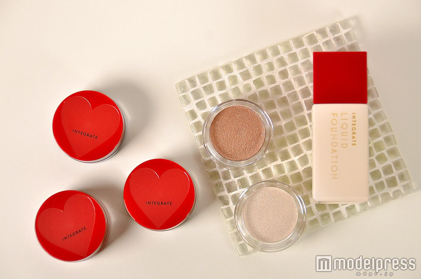 ウオーターバームシャドー、リアルフィットリキッド (C)モデルプレス