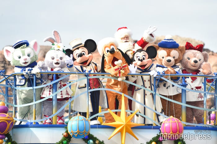 ジェラトーニ、ステラ・ルー、ミッキーマウス、プルート、サンタクロース 、ミニーマウス、ダッフィー、シェリーメイ/「イッツ・クリスマスタイム!」(C)モデルプレス(C)Disney