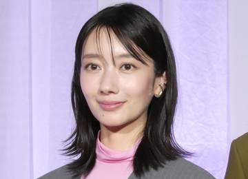 「変わらないなずっと」「いつまでも可愛い」母親役登場の女優65歳に反響 元超人気アイドル→引退経て復帰、妹も女優【月夜行路】