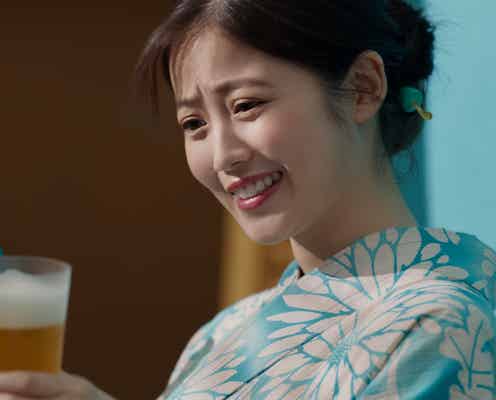 Snow Man目黒蓮、浴衣姿で爽やかにビール堪能 今田美桜は博多弁披露