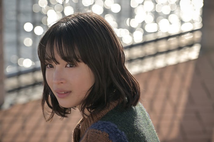 広瀬すず「クジャクのダンス、誰が見た?」(C)TBS