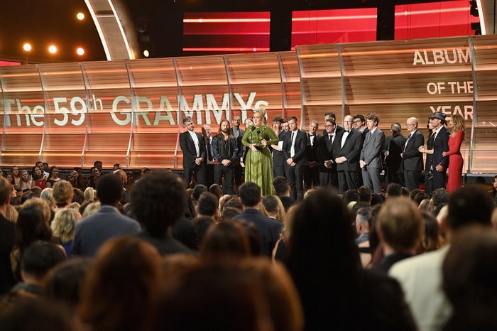 「第59回グラミー賞授賞式」より(写真:Getty Images)