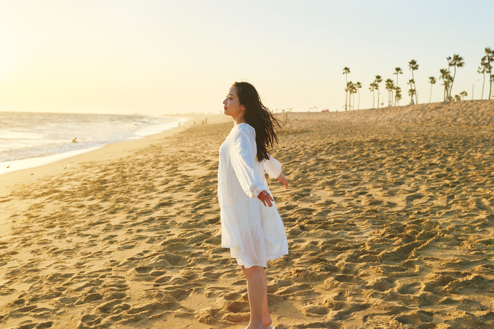 林佑香 1st写真集「MEMORY LANE：92614」より（C）小学館（C）熊木優