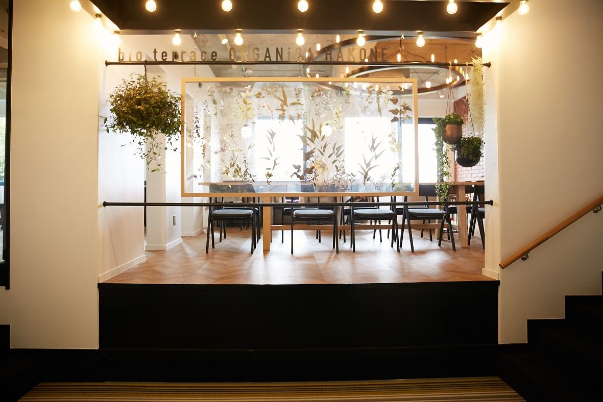 エントランス／画像提供：本荘倉庫