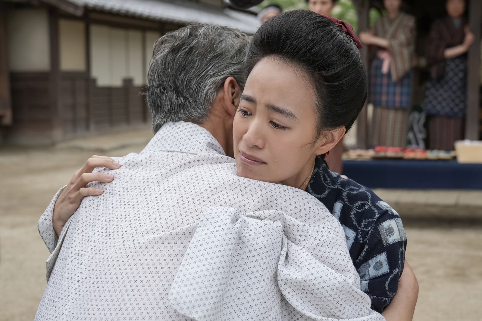 渡部篤郎、石橋静河「ブラッサム」第10話（C）NHK