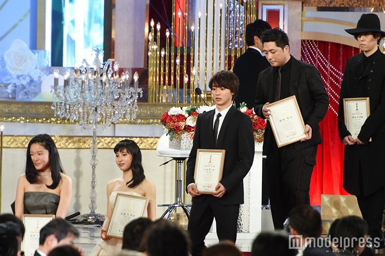 藤野涼子、土屋太鳳、山崎賢人、篠原篤、野田洋次郎（C）モデルプレス