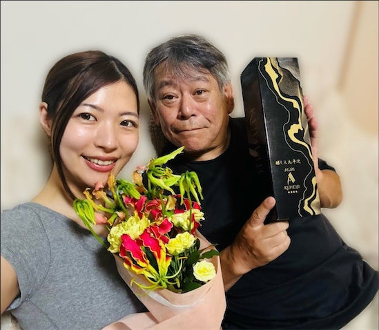 62歳俳優・おかやまはじめ、29歳演出助手と"33歳差婚"「人生って何が起こるかわからない」