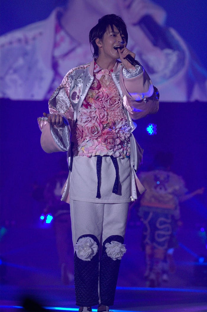 タカシ/「BULLET TRAIN CHRISTMAS ONEMAN SHOW 2016 愛す。in Wonder Land 」より(写真提供:SDR)