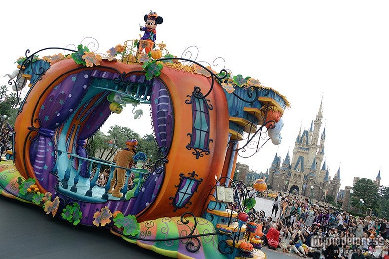 パレード「ハッピーハロウィーンハーベスト」