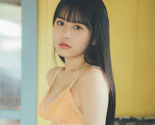 FRUITS ZIPPER月足天音、妖艶ボディで悩殺 色白美肌際立つ